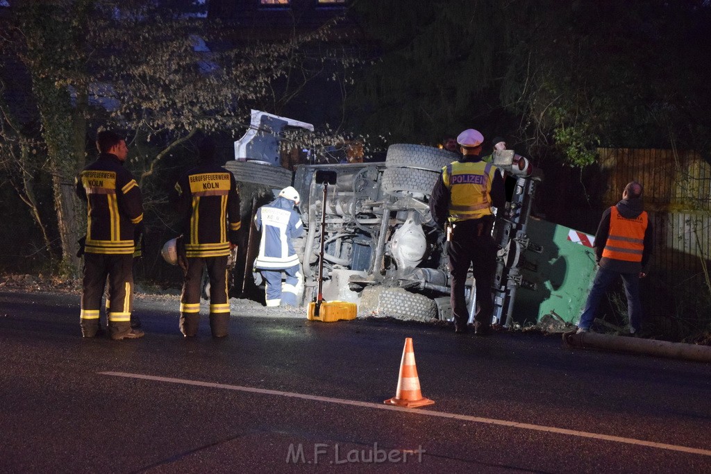 Container LKW umgestuerzt Koeln Brueck Bruecker- Dellbruecker Mauspfad P104.JPG - Miklos Laubert